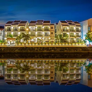 4* מלון Laluna Riverside &